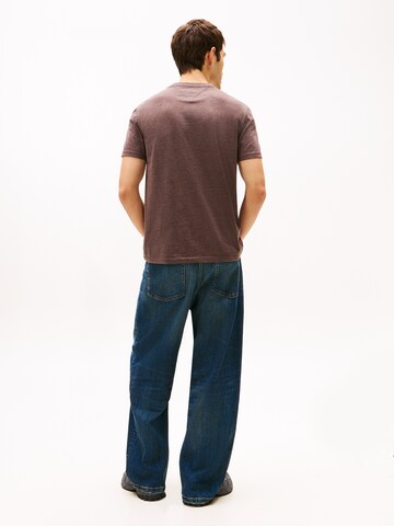 Tommy Jeans T-Shirt 'JASPE' in Braun
