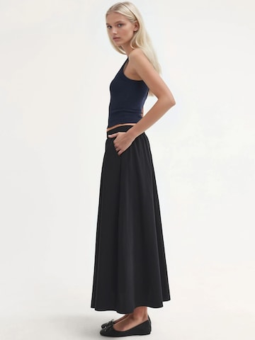 Gonna di Busem in nero