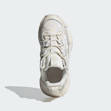 Baskets basses 'OZTHEMIS' ADIDAS ORIGINALS en blanc