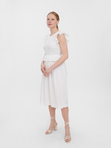 VERO MODA Платье 'Urba' в Белый: спереди