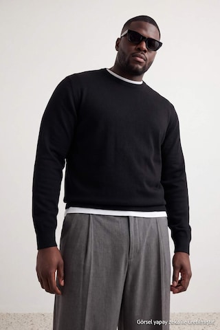 Pullover di Trendyol Curve in nero: frontale