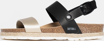 Sandalo con cinturino 'Tone' di Bayton in oro: frontale