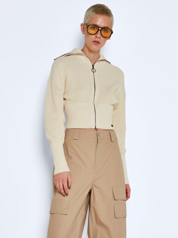 Noisy may Strickjacke 'Josephine' in Beige: Vorderseite