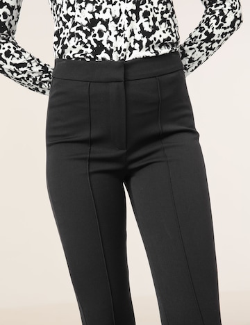 TAIFUN Slimfit Hose in Schwarz