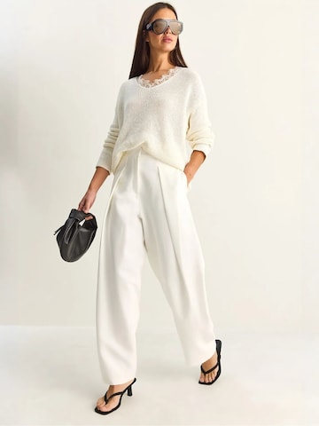 Bianco Lucci Wide leg Pleat-front trousers 'Hose' in White: front