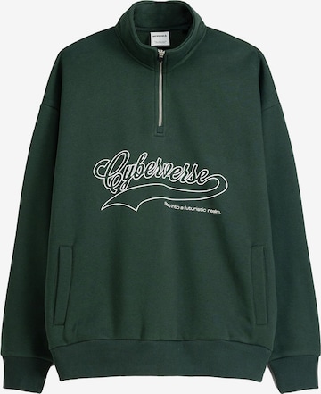 Bershka Sweatshirt in Green: front