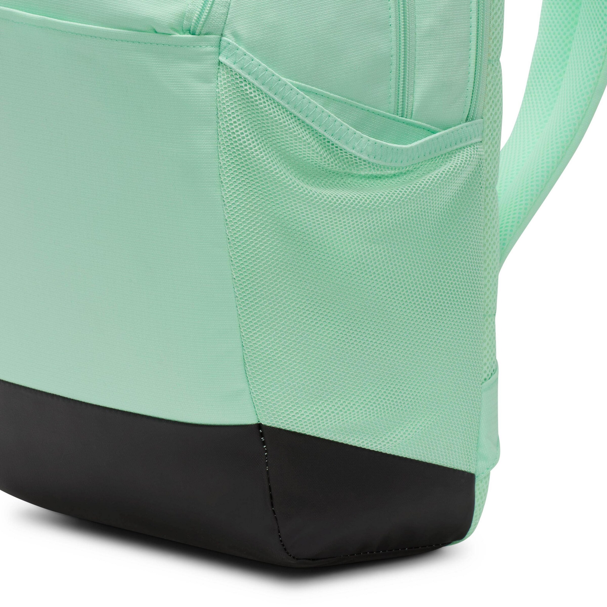 NIKE Sports Bag 'Brasilia 9.5' in Green