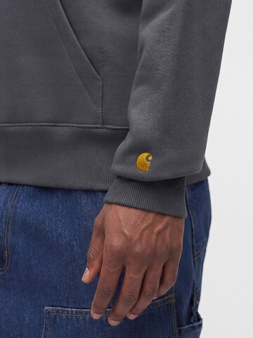 Carhartt WIP Sweatshirt 'Chase' in Grey