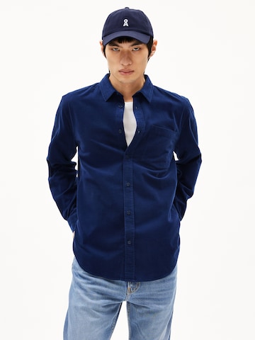 ARMEDANGELS Comfort Fit Hemd SAMY in Blau: Vorderseite