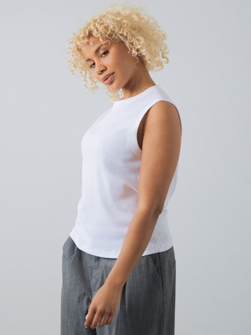 Honest Basics Top in Wit