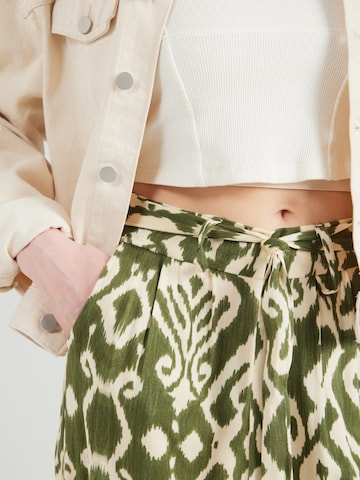 Hailys Loose fit Pleat-Front Pants 'Ci44ra' in Green