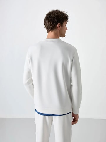 Tommy Life Sweatshirt in White