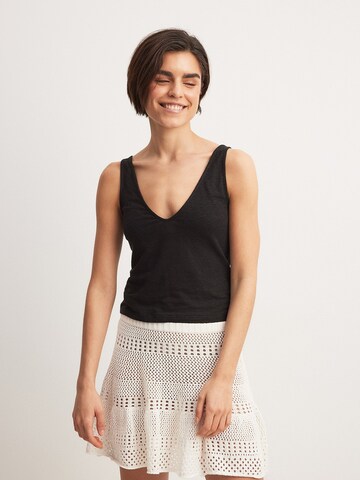 NA-KD Skirt in White: front