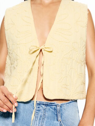 Pull&Bear Vest in Yellow