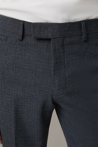 STRELLSON Slim fit Pleat-Front Pants 'Kynd' in Blue