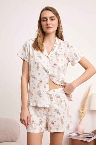 Trendyol - Pijama de pantalón corto en blanco: frente