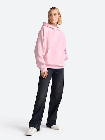 Rich & Royal Sweatshirt in Pink: front
