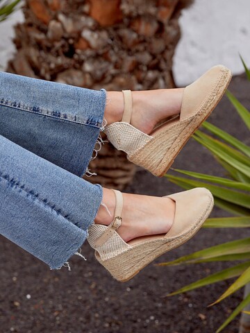 Sandalo con cinturino 'Alpargata Cuña 7 cm' di Alhamas in beige: frontale