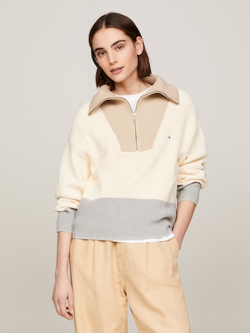 TOMMY HILFIGER Trui in Beige: voorkant