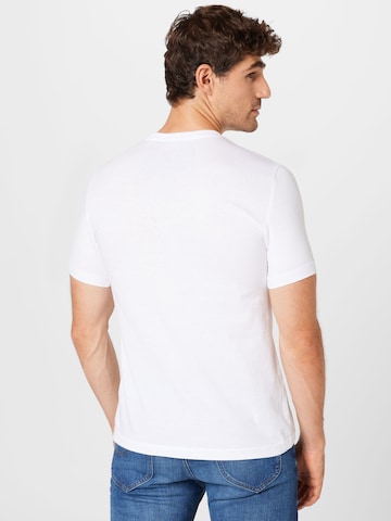 T-Shirt 'Alex' MUSTANG en blanc