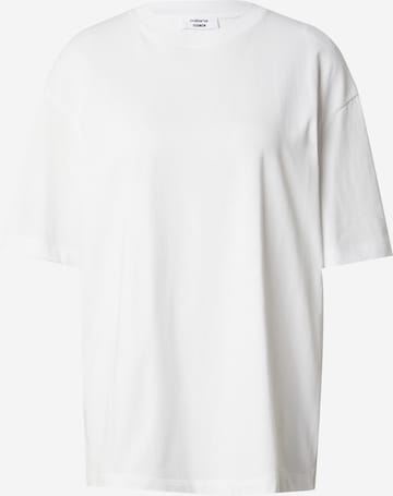 T-shirt 'Juna' millane en blanc : devant