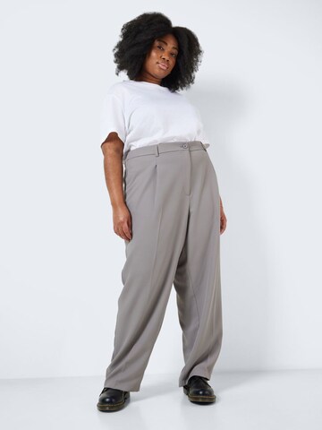 Noisy May Curve Regular Pants in Grey