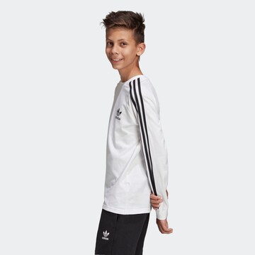 ADIDAS ORIGINALS Тениска в бяло