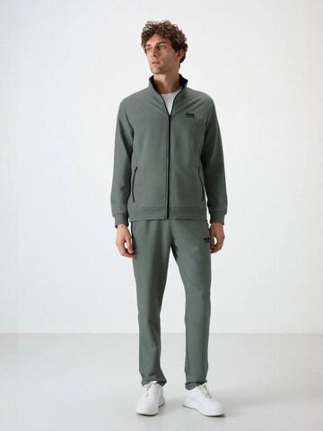 Tommy Life Sweat suit in Green: front