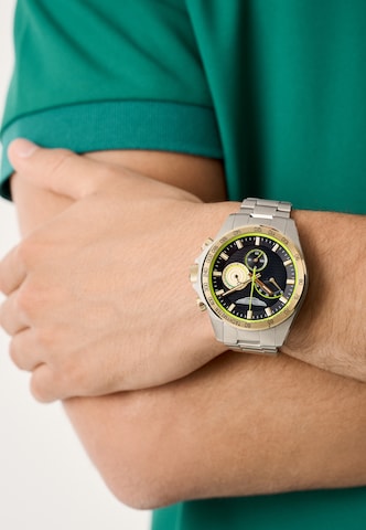 Montre à affichage analogique Aston Martin en argent