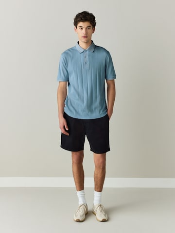 Tricou de la Next pe albastru