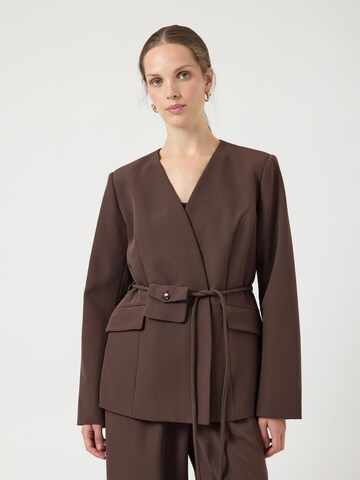 YAS Blazer 'YASLuri' in Brown: front