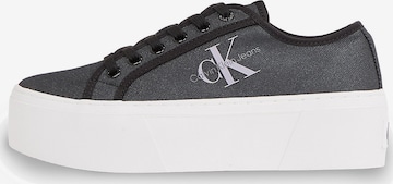 Baskets basses Calvin Klein Jeans en noir : devant