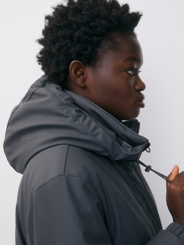 Pull&Bear Tussenjas in Grijs