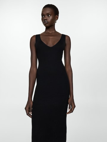 MANGO Gebreide jurk 'Linda' in Zwart: voorkant