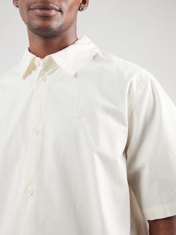 Nike Sportswear Regular fit Ing 'CLUB' - fehér