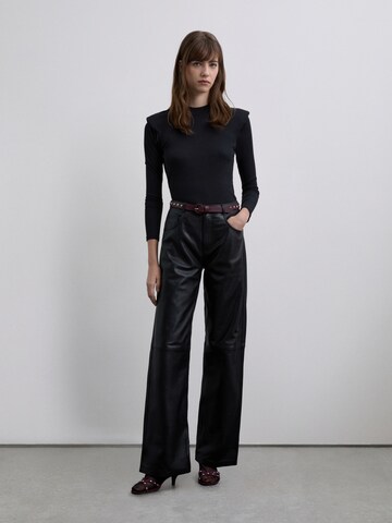 Scalpers Shirt in Black: front