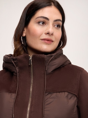 Cappotto di mezza stagione di Fiorella Rubino in marrone