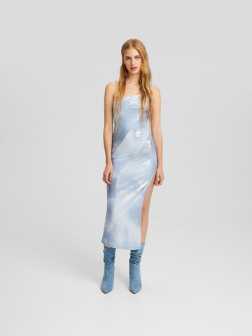 Robe de cocktail Bershka en bleu