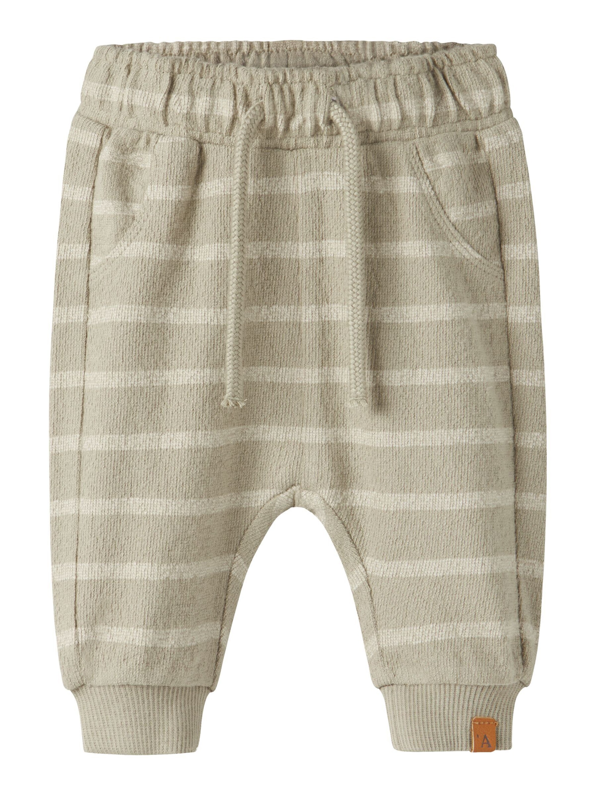 Lil'Atelier - Tapered Pantalón en verde: frente