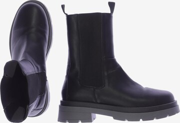 TOPSHOP Dress Boots in 40 in Black: front