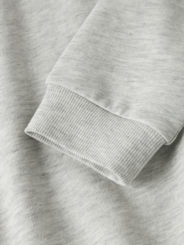 Sweat-shirt 'NKFMILLE' NAME IT en gris