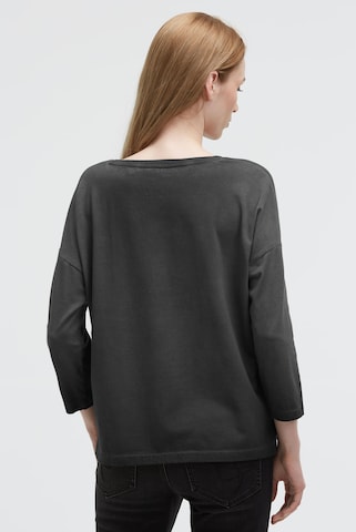 Soccx Shirt mit verkürzten Ärmeln und Artwork in Schwarz