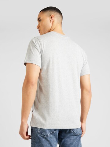 new balance T-shirt 'Essentials Explorer' i grå