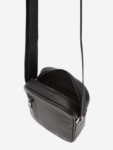 TOMMY HILFIGER Tasche in Schwarz