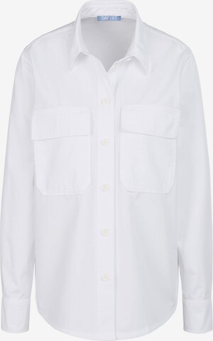 DAY.LIKE Blouse in White: front