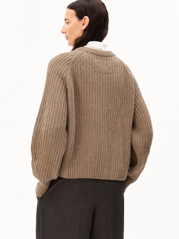 ARMEDANGELS Strickjacke SELMAA in Braun: Vorderseite
