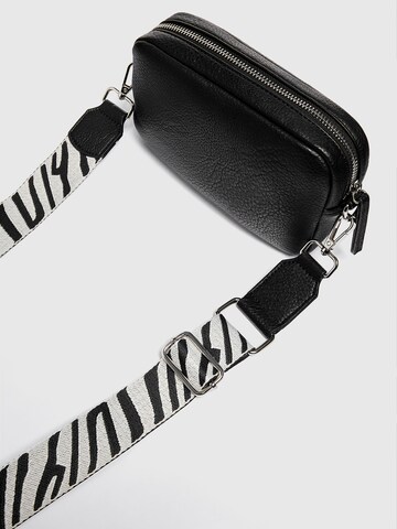 Pull&Bear Tasche in Schwarz