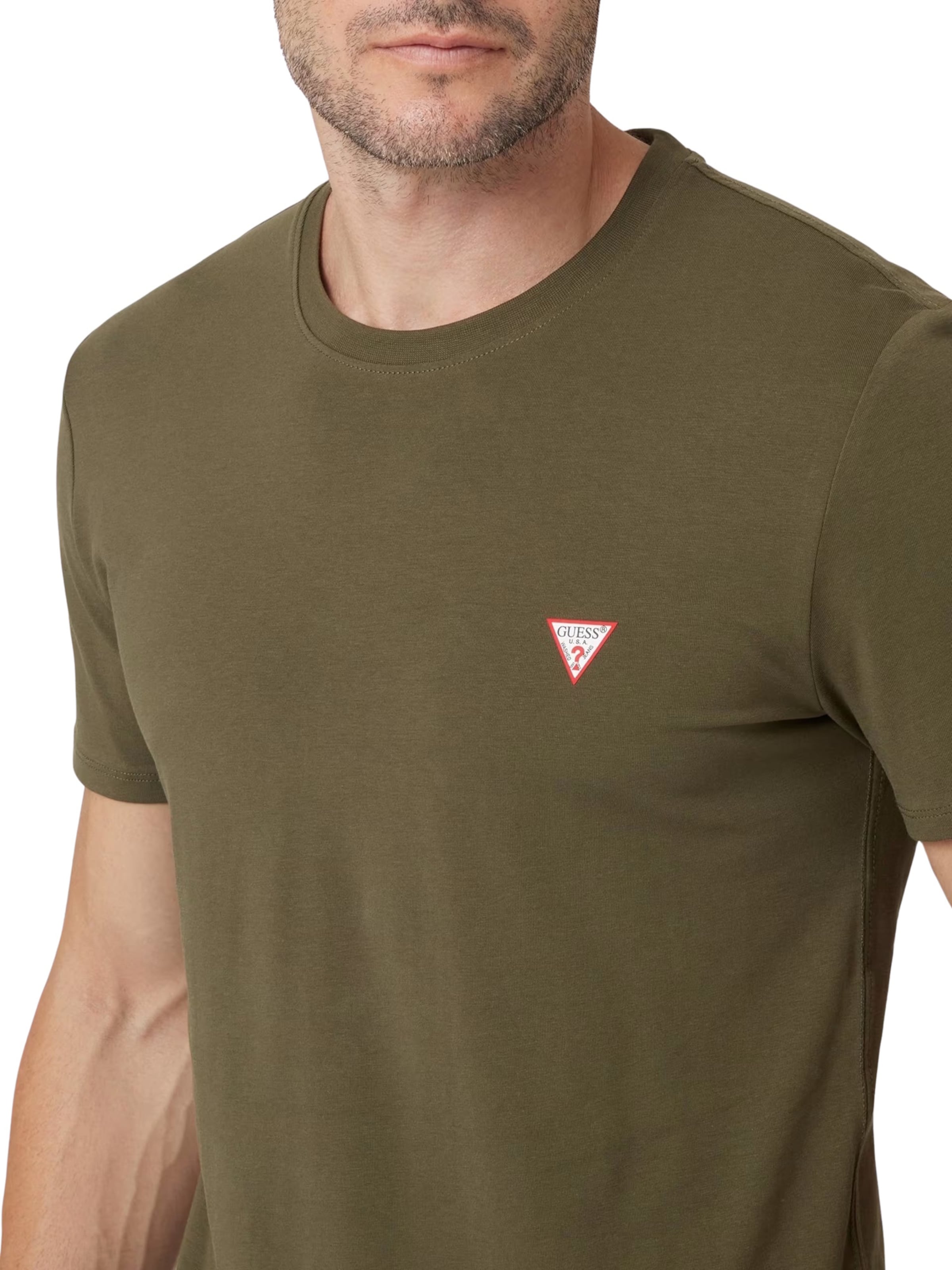 GUESS Тениска 'Core' в зелено