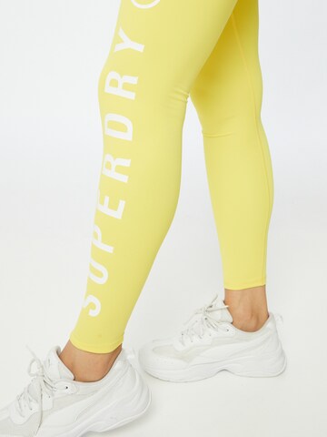 Skinny Pantalon de sport Superdry en jaune