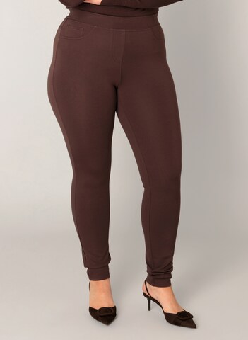 BASE LEVEL CURVY Skinny Leggings in Brown: front